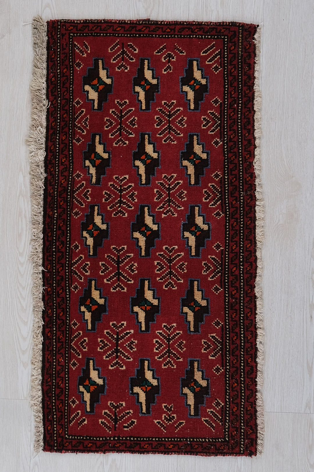 1'4" x 2'9"