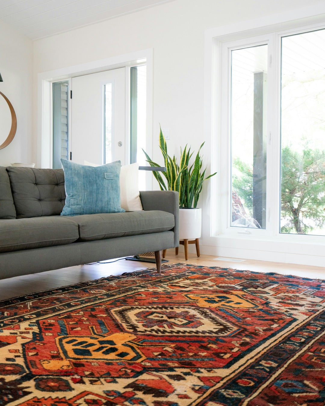 How to Choose the Perfect Vintage Rug for Your Space