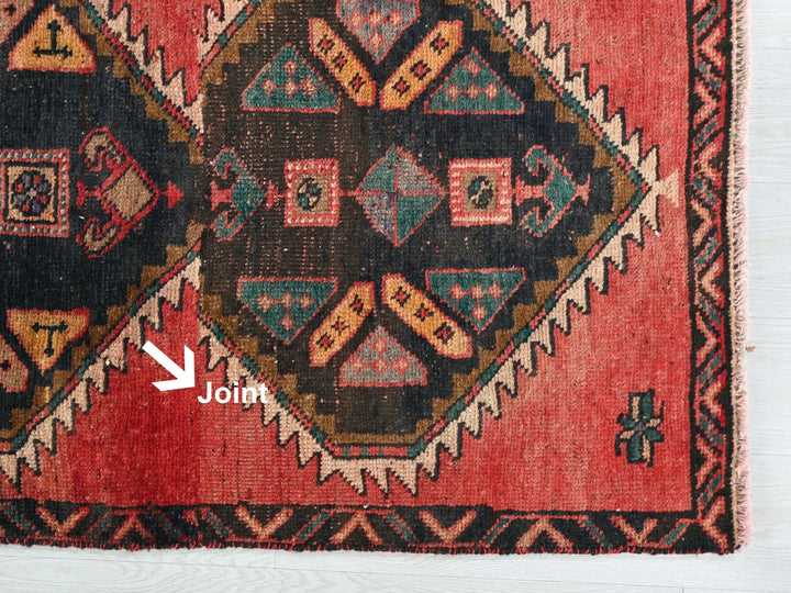 a close up of a rug with an arrow pointing to it