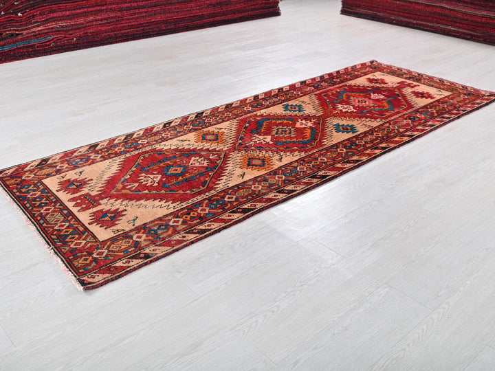 a rug is laying on the floor in a room