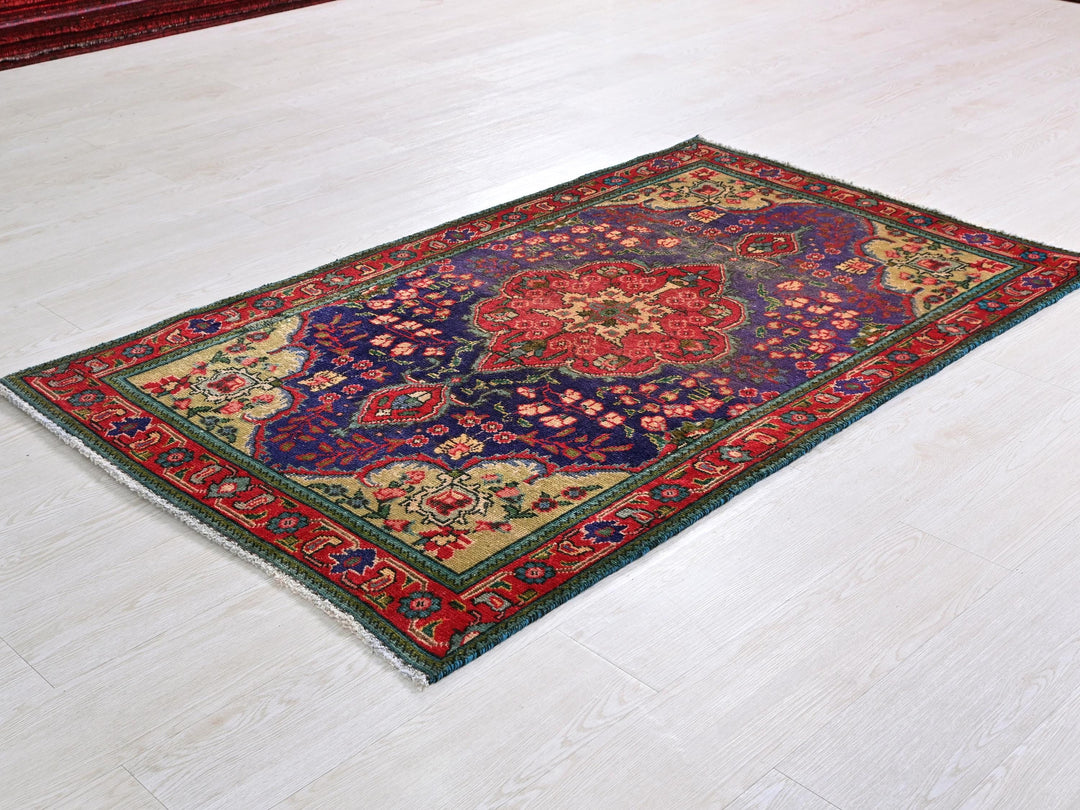 a rug is laying on the floor in a room