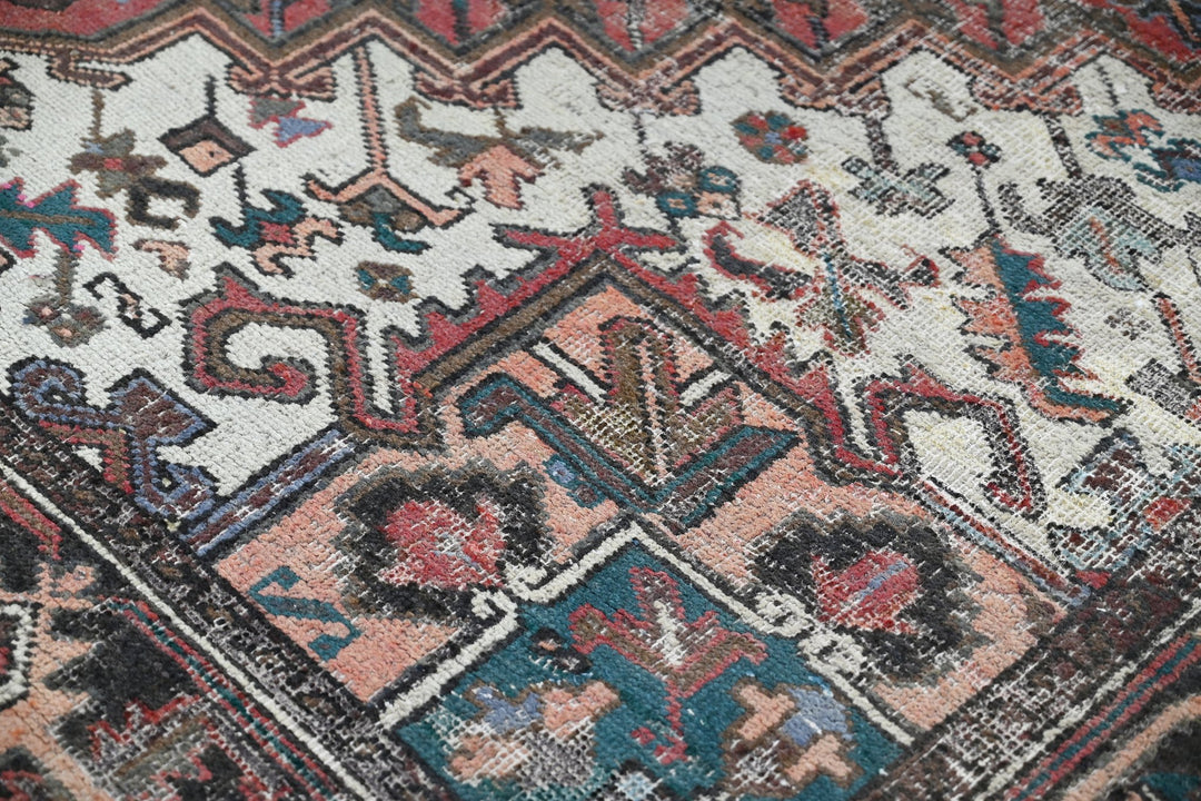 red Large rug 8' 0" x 10' 6"