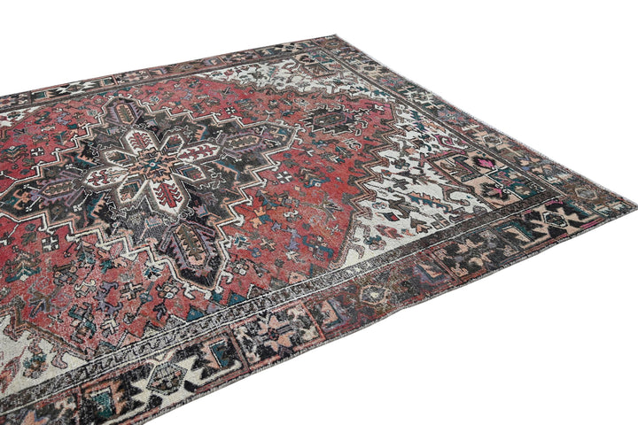 red Large rug 8' 0" x 10' 6"