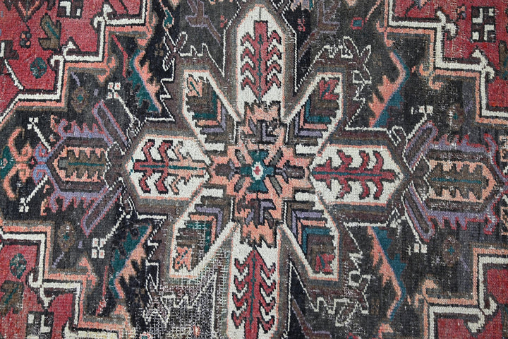 red Large rug 8' 0" x 10' 6"