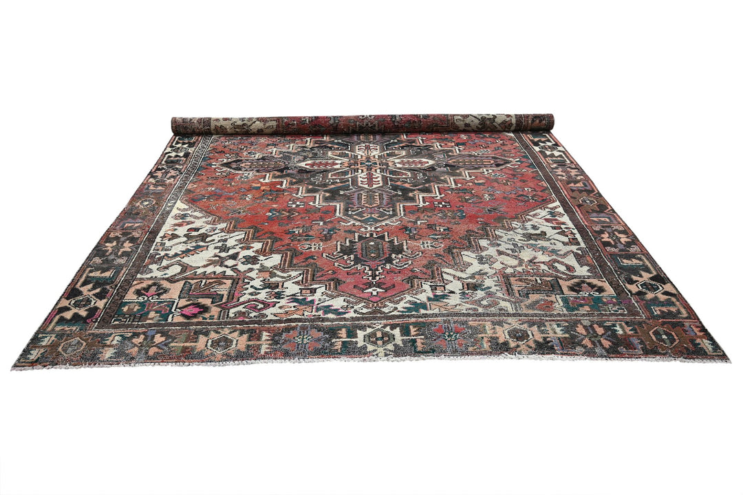 red Large rug 8' 0" x 10' 6"