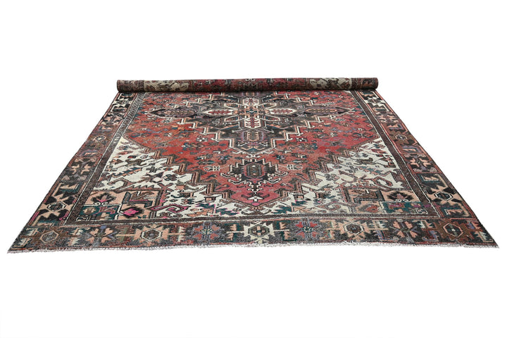 red Large rug 8' 0" x 10' 6"