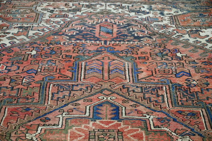 red Large rug 7' 2" x 9' 11"