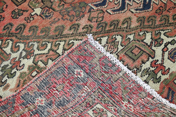 red Large rug 7' 2" x 9' 11"