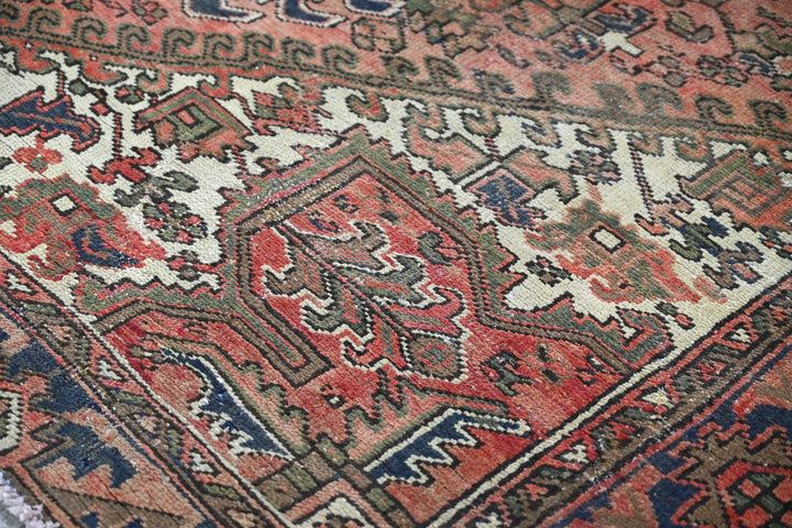 red Large rug 7' 2" x 9' 11"