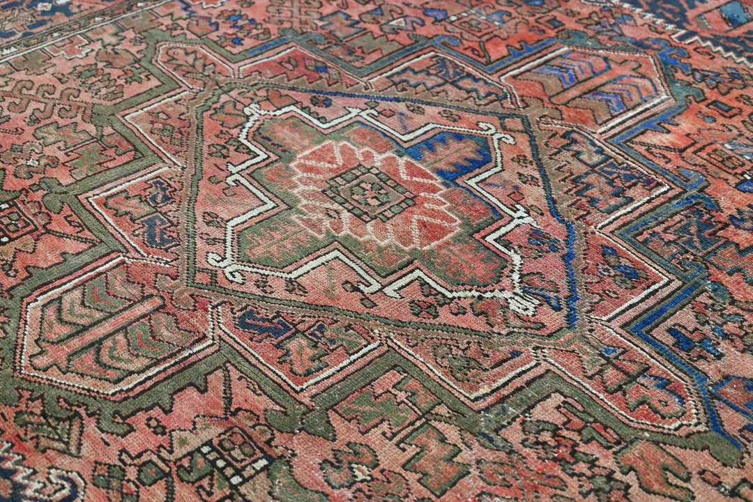 red Large rug 7' 2" x 9' 11"