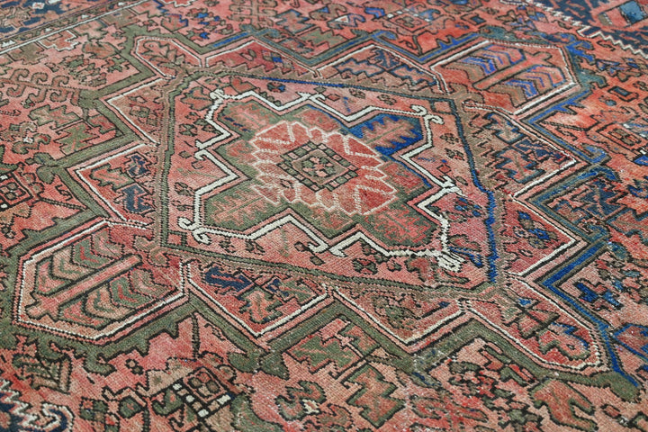 red Large rug 7' 2" x 9' 11"
