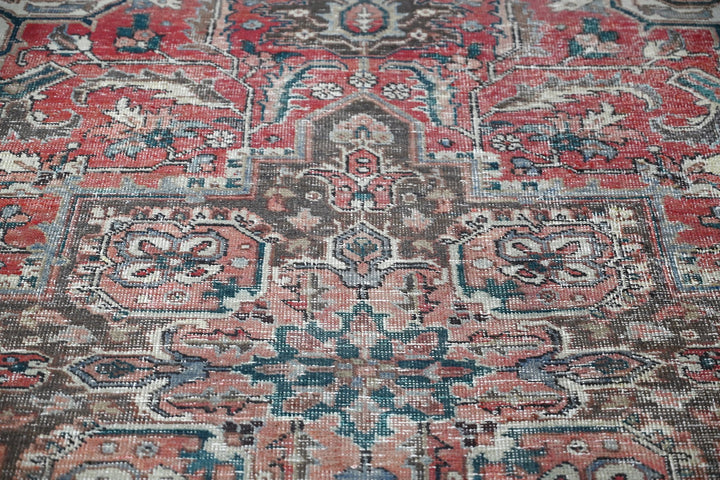 red Large rug 6' 7" x 10' 0"