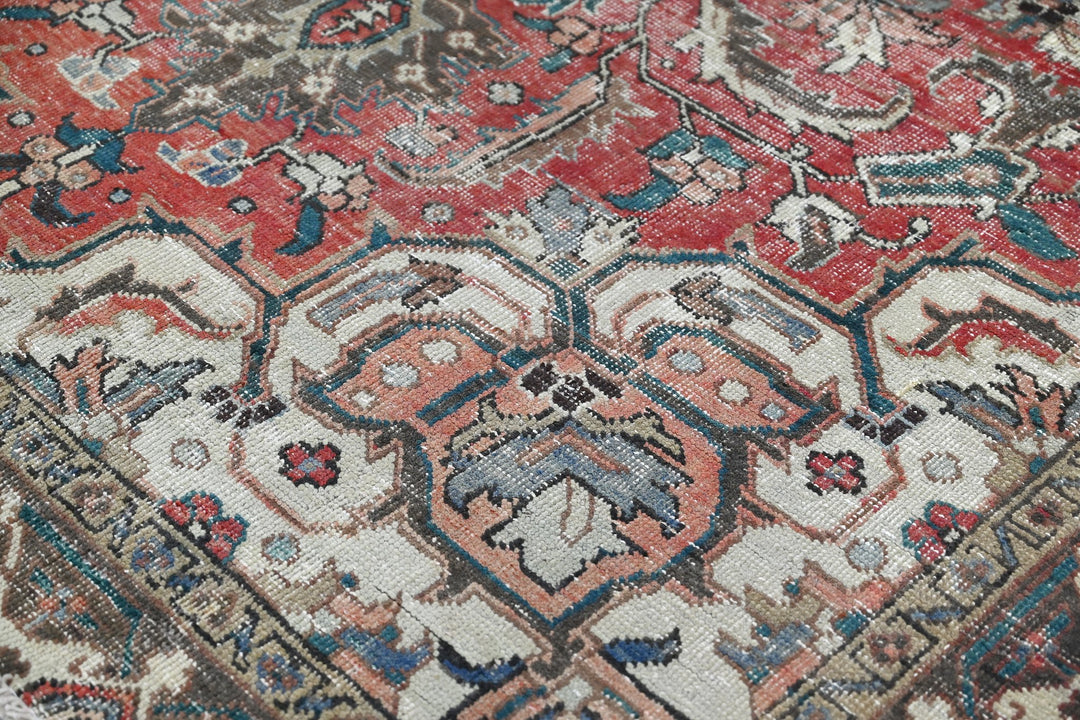 red Large rug 6' 7" x 10' 0"