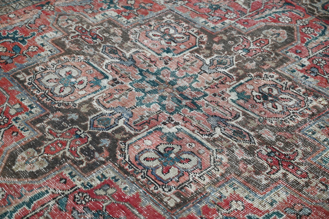 red Large rug 6' 7" x 10' 0"