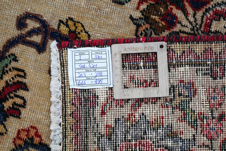 brown Large rug 6' 8" x 9' 9"