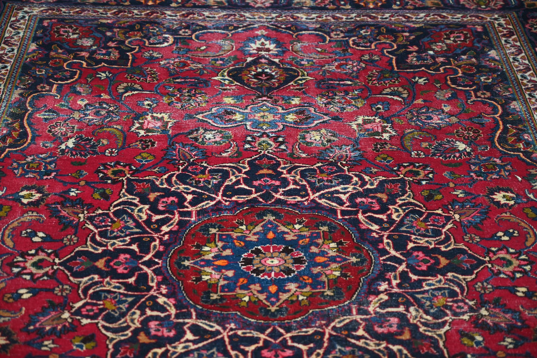 red Medium rug 6' 5" x 9' 4"