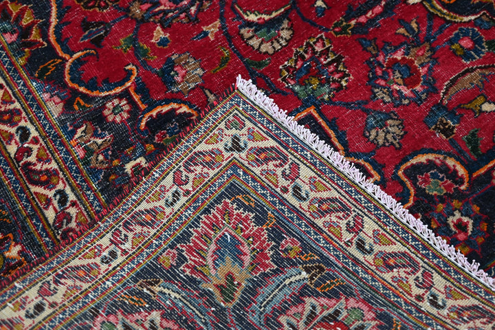 red Medium rug 6' 5" x 9' 4"