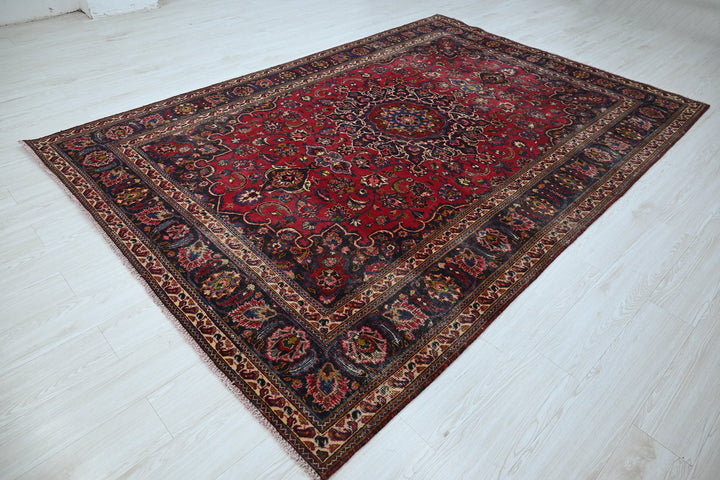 red Medium rug 6' 5" x 9' 4"