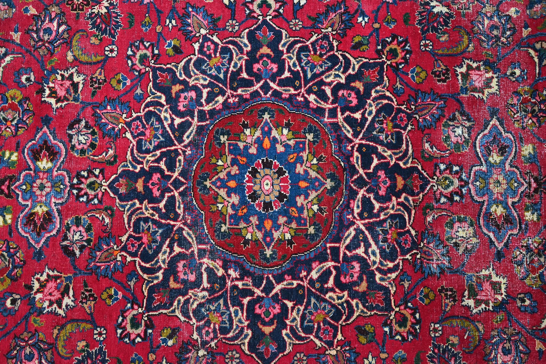 red Medium rug 6' 5" x 9' 4"