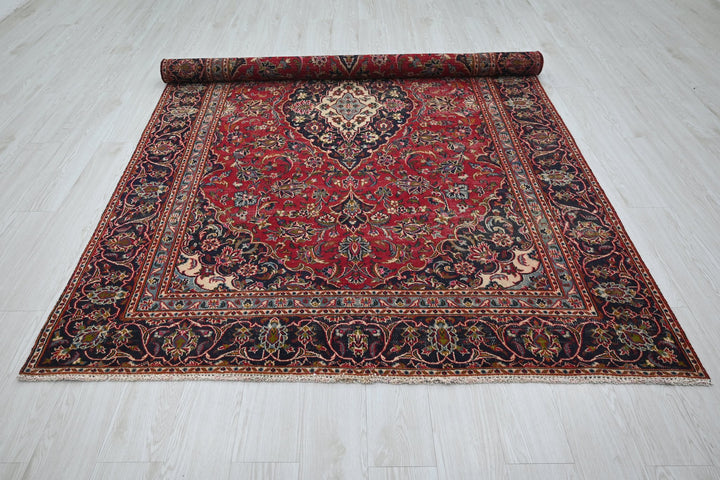 red Medium rug 5' 10" x 9' 0"