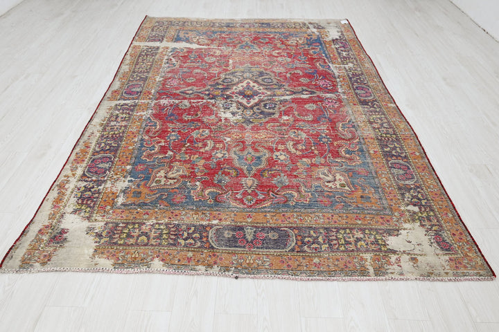 red Medium rug 6' 1" x 9' 3"