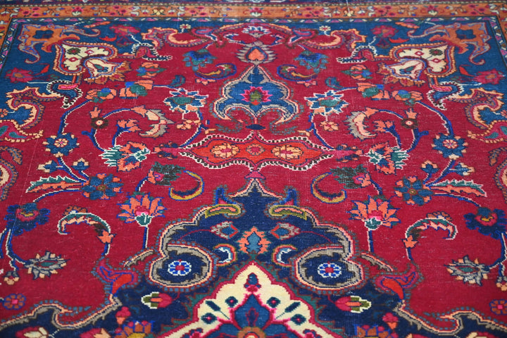 red Medium rug 6' 1" x 9' 3"