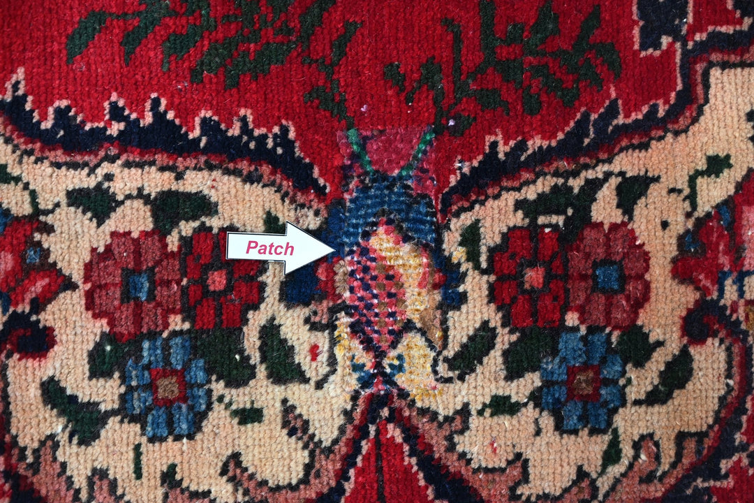 red Large rug 6' 2" x 9' 9"