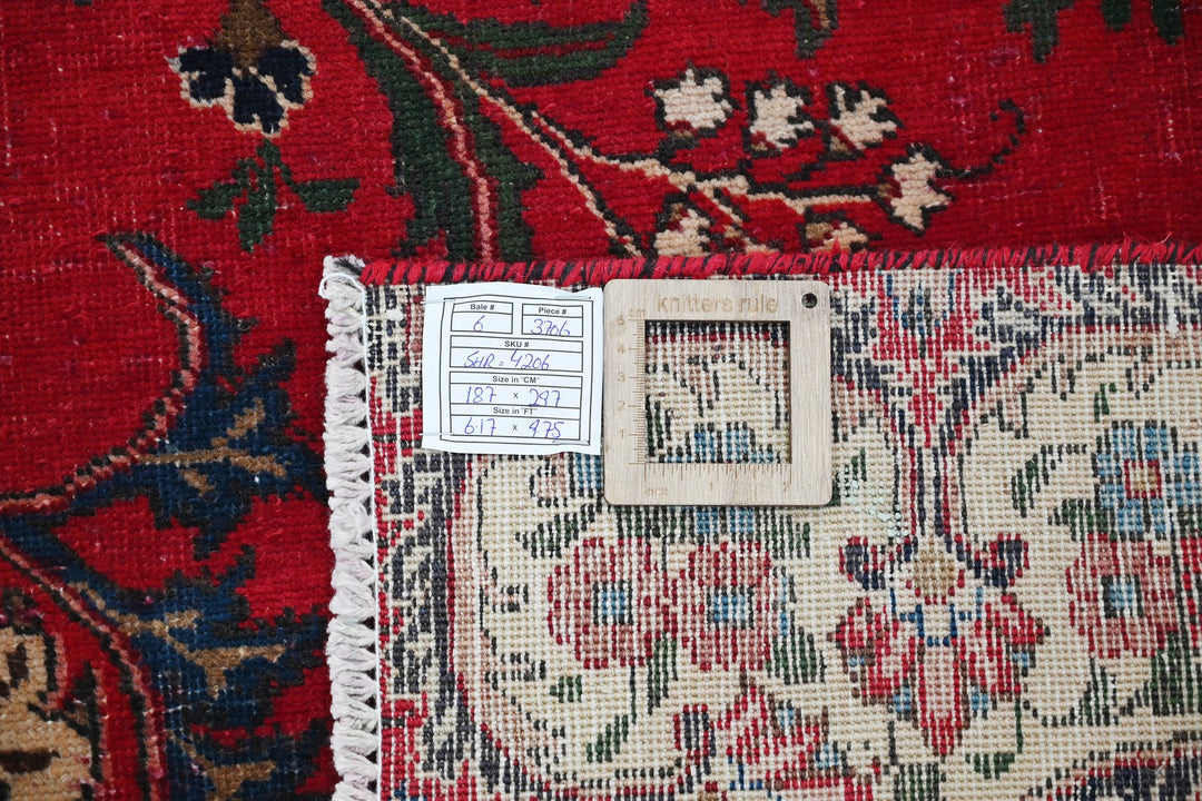 red Large rug 6' 2" x 9' 9"