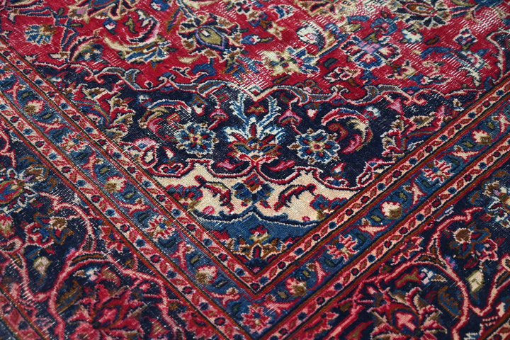 red Medium rug 6' 3" x 9' 0"