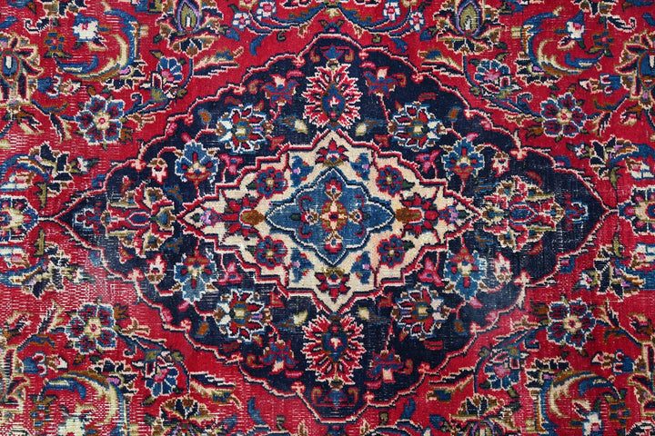 red Medium rug 6' 3" x 9' 0"
