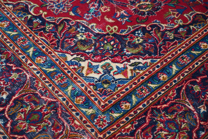 red Medium rug 5' 10" x 9' 0"