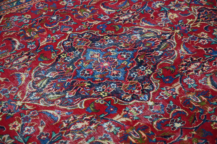 red Medium rug 5' 10" x 9' 0"