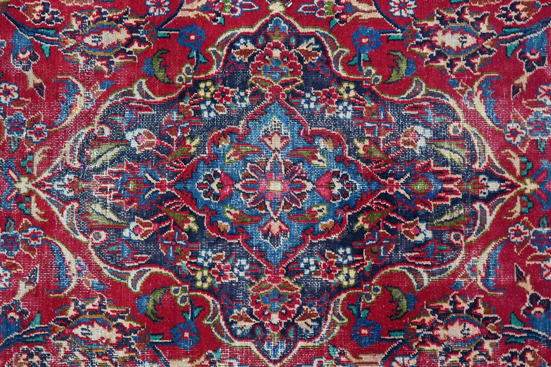 red Medium rug 5' 10" x 9' 0"