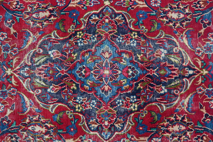 red Medium rug 5' 10" x 9' 0"