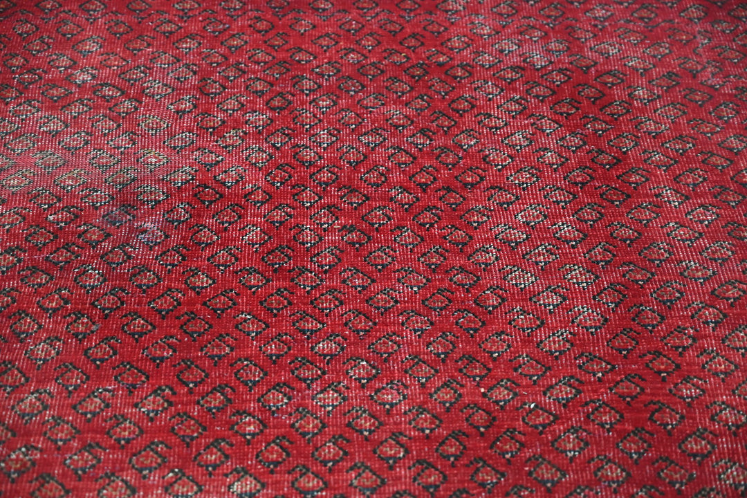 red Large rug 7' 3" x 10' 4"