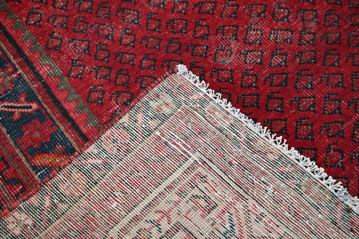 red Large rug 7' 3" x 10' 4"