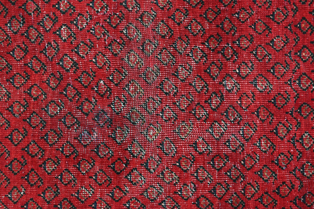 red Large rug 7' 3" x 10' 4"