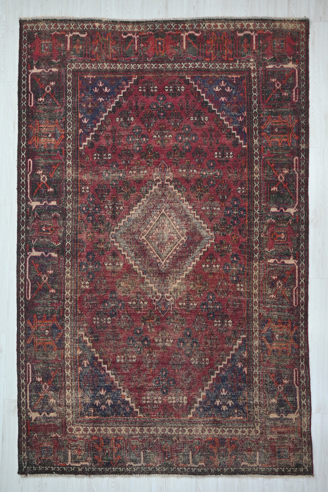 red Large rug 6' 10" x 10' 6"