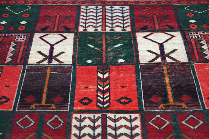 red Medium rug 6' 5" x 9' 1"