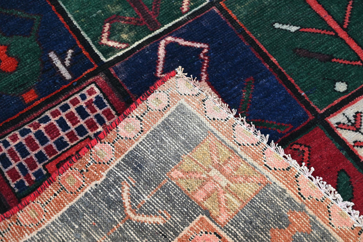 red Medium rug 6' 5" x 9' 1"
