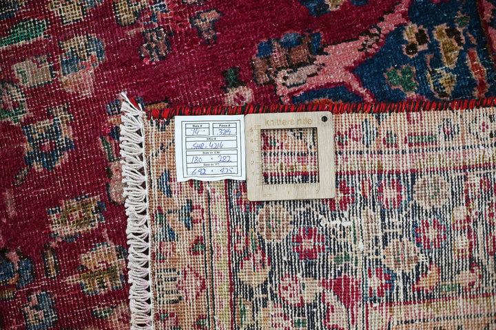 red Medium rug 5' 11" x 9' 3"