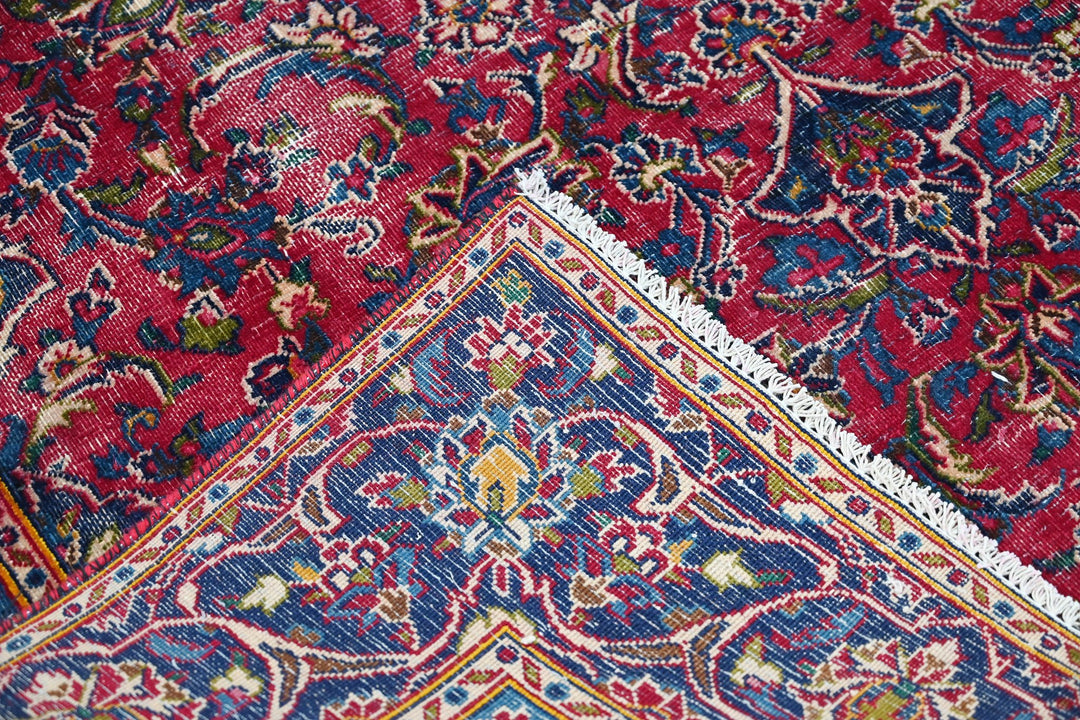 red Medium rug 5' 8" x 8' 10"
