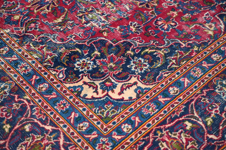 red Medium rug 5' 8" x 8' 10"