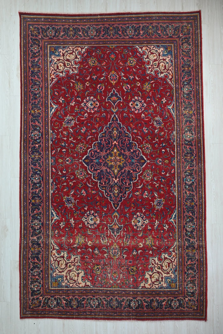 red Large rug 7' 0" x 11' 3"