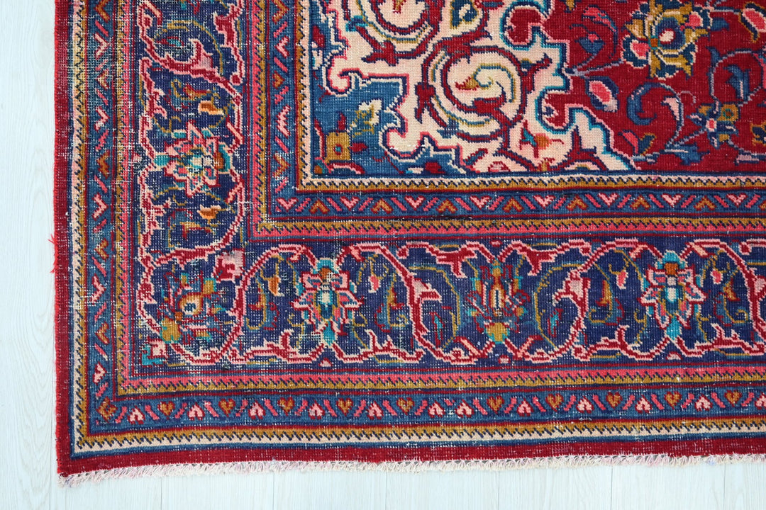 red Large rug 7' 0" x 11' 3"