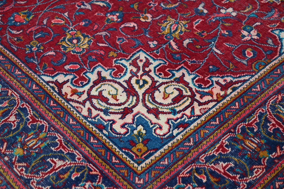 red Large rug 7' 0" x 11' 3"