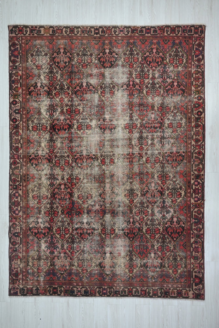 brown Large rug 6' 11" x 9' 2"