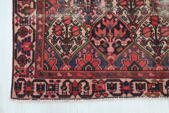 brown Large rug 6' 11" x 9' 2"