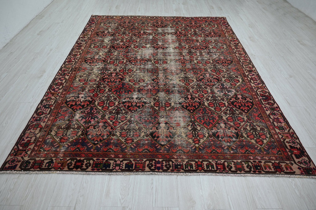 brown Large rug 6' 11" x 9' 2"