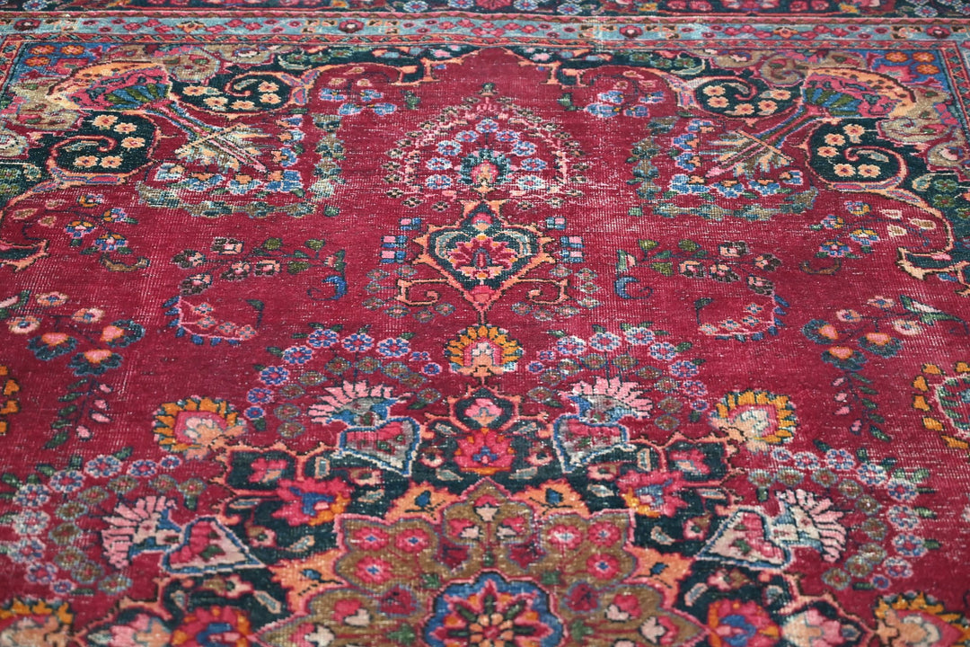 red Medium rug 5' 9" x 8' 10"